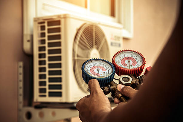 Professional Hvac Installation technician working in Eola, IL